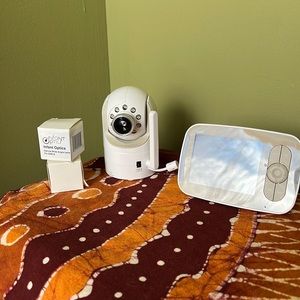 Infant Optics DXR-8 Wireless Baby Monitor with Wide Angle Lens